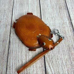 Turtle Vintage Leather Coin Holder